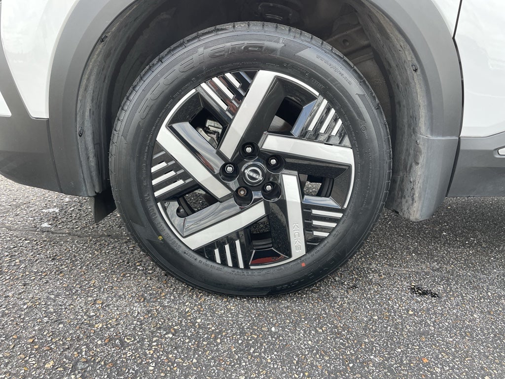 2025 Nissan Kicks SV