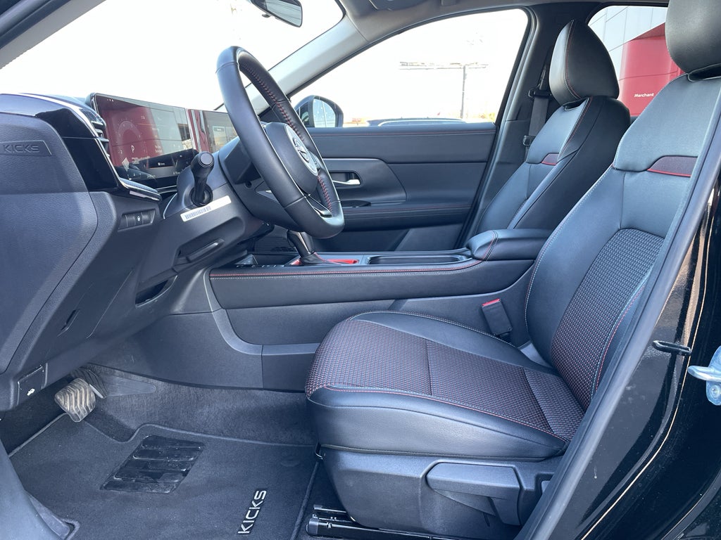 2025 Nissan Kicks SR