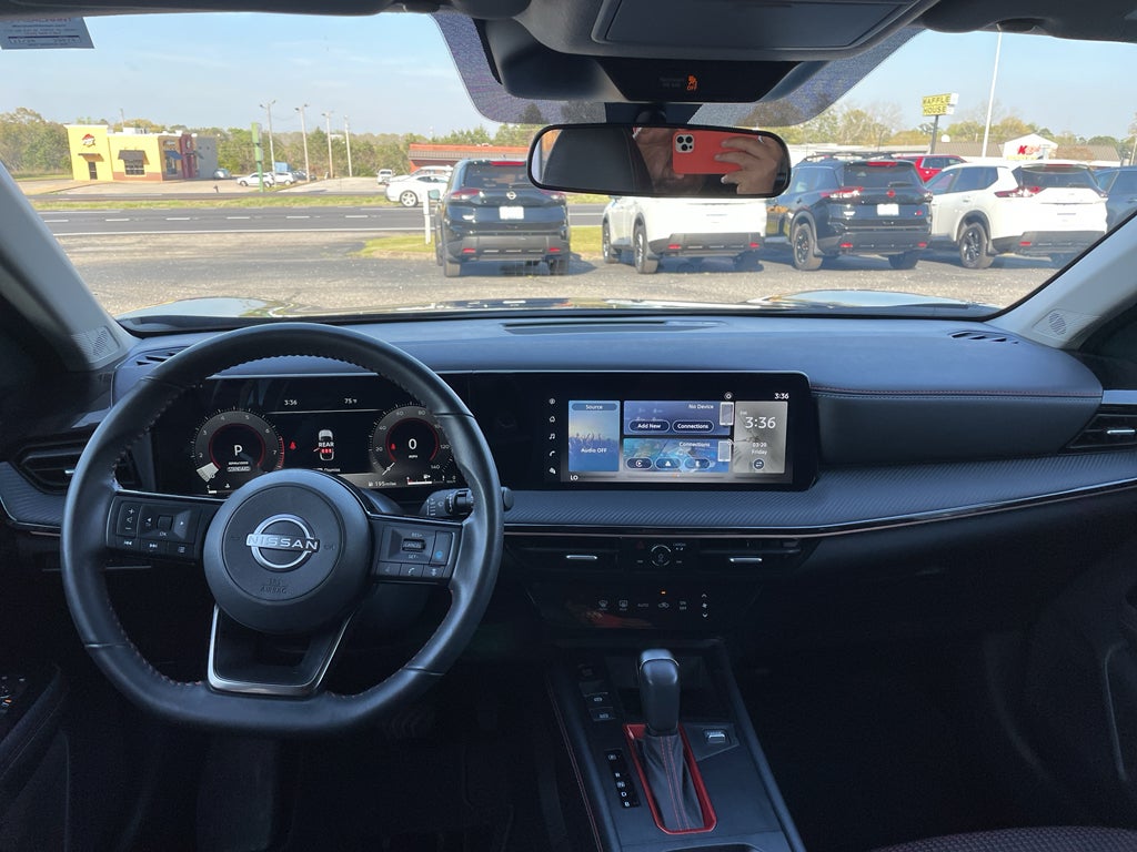 2025 Nissan Kicks SR