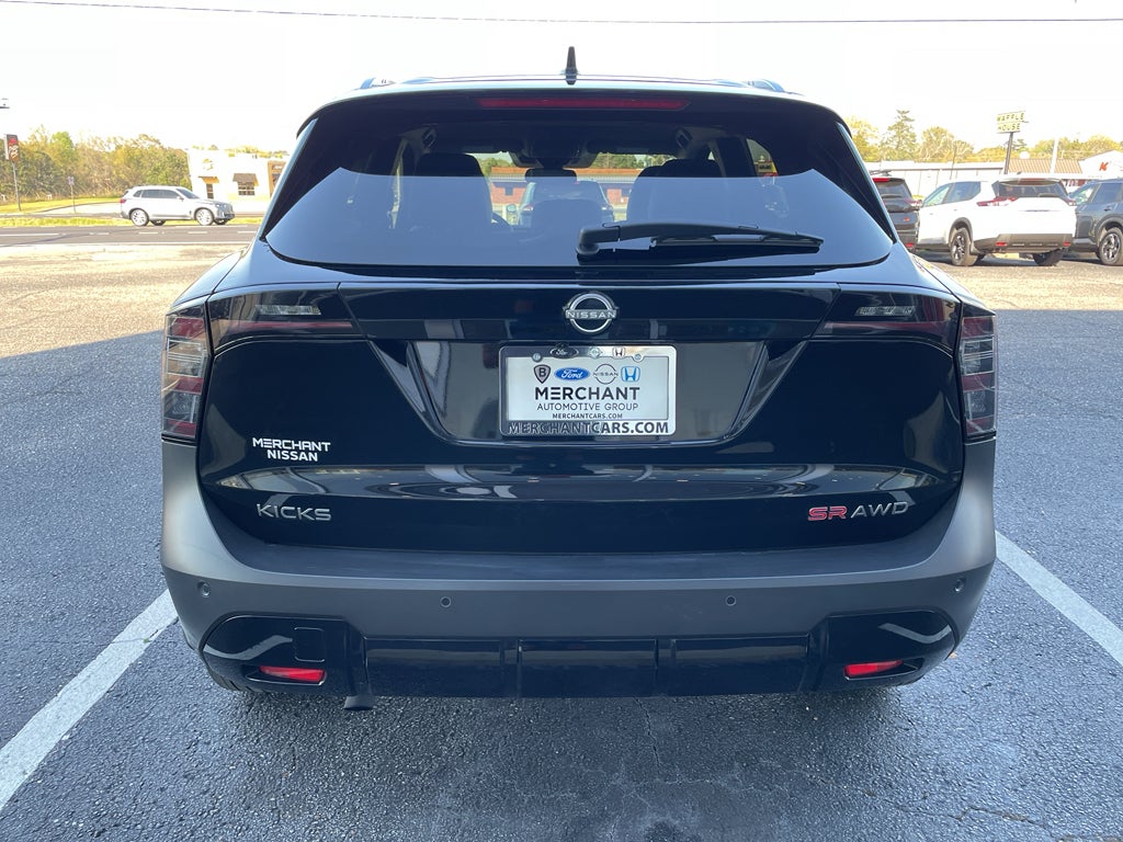 2025 Nissan Kicks SR