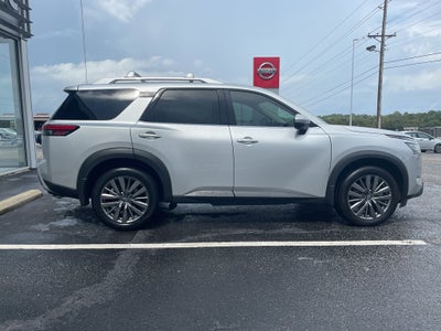 2024 Nissan Pathfinder SL