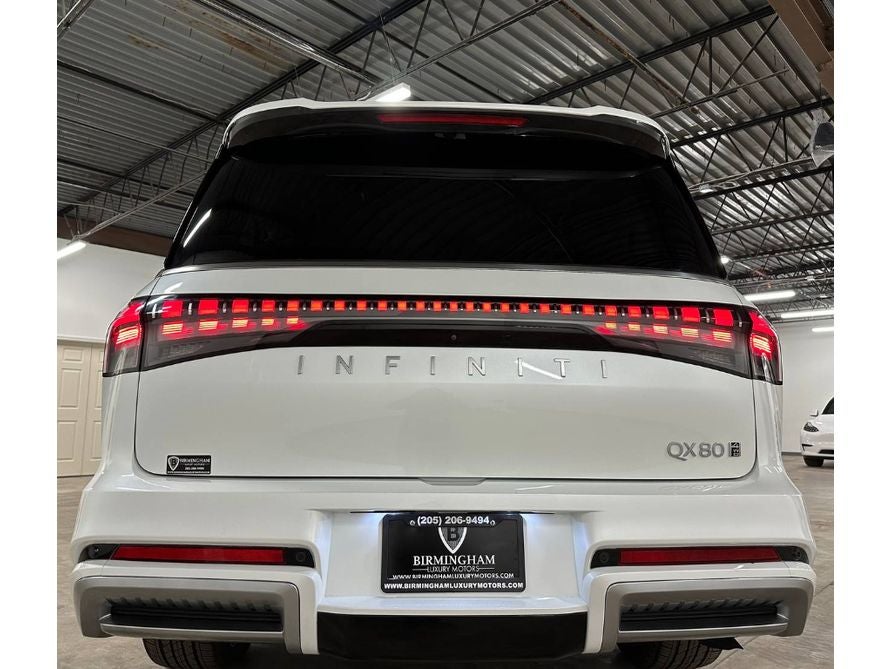 2025 INFINITI QX80 Luxe