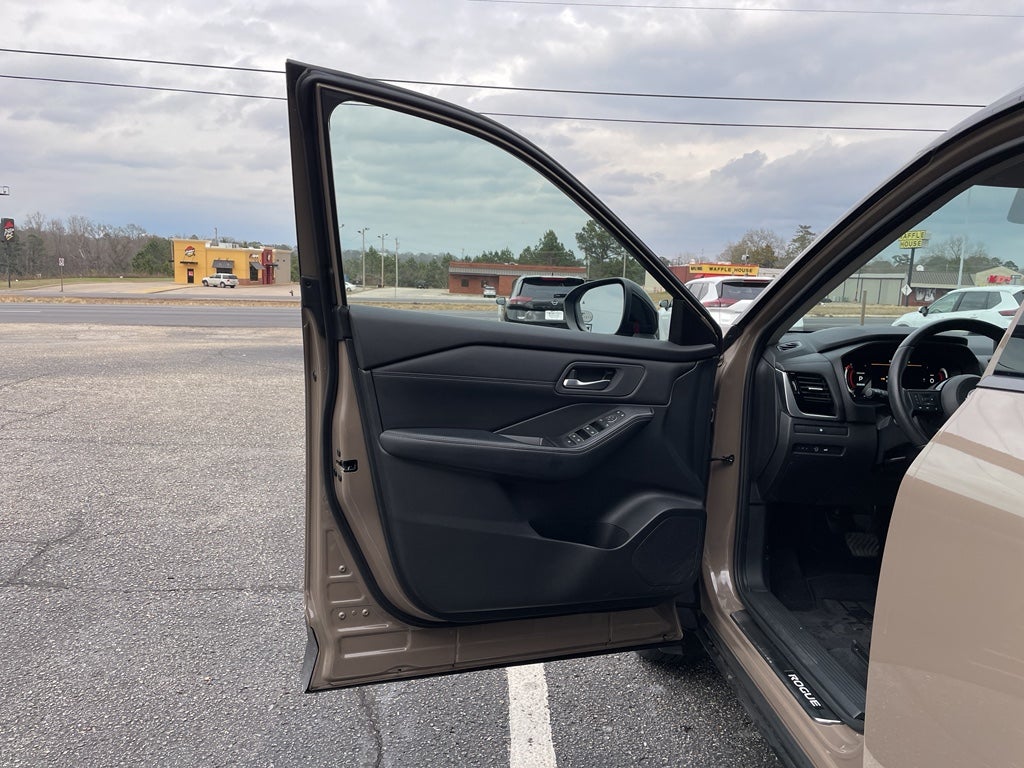 2024 Nissan Rogue SL