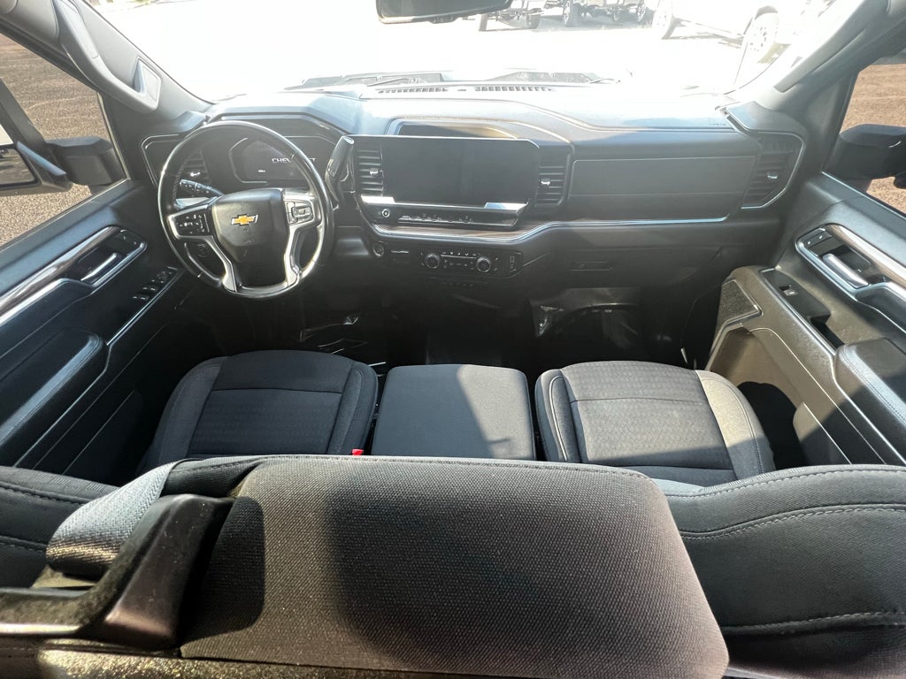 2024 Chevrolet Silverado LT
