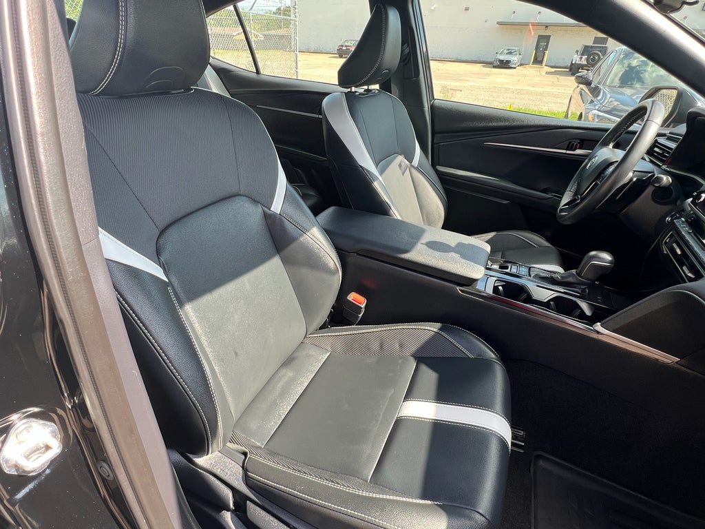 2025 Toyota Camry Hybrid SE
