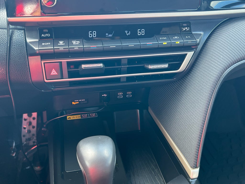 2025 Toyota Camry Hybrid SE