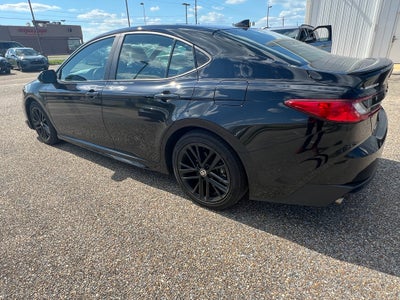 2025 Toyota Camry Hybrid SE