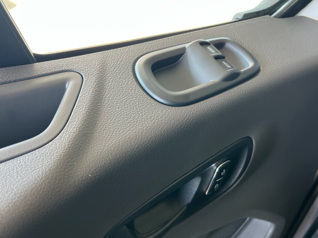 2025 Ford Transit Wagon XL