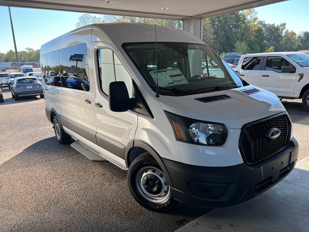 2025 Ford Transit Wagon XL