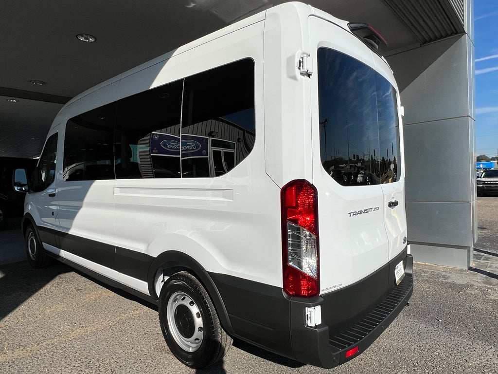 2025 Ford Transit Wagon XL