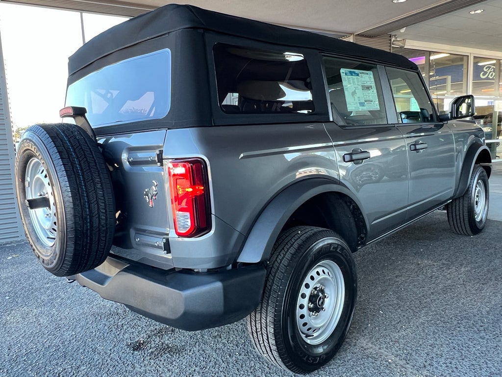 2025 Ford Bronco Base