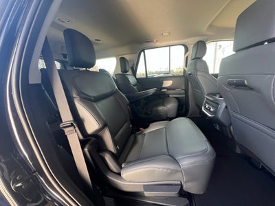 2026 Ford Expedition Active