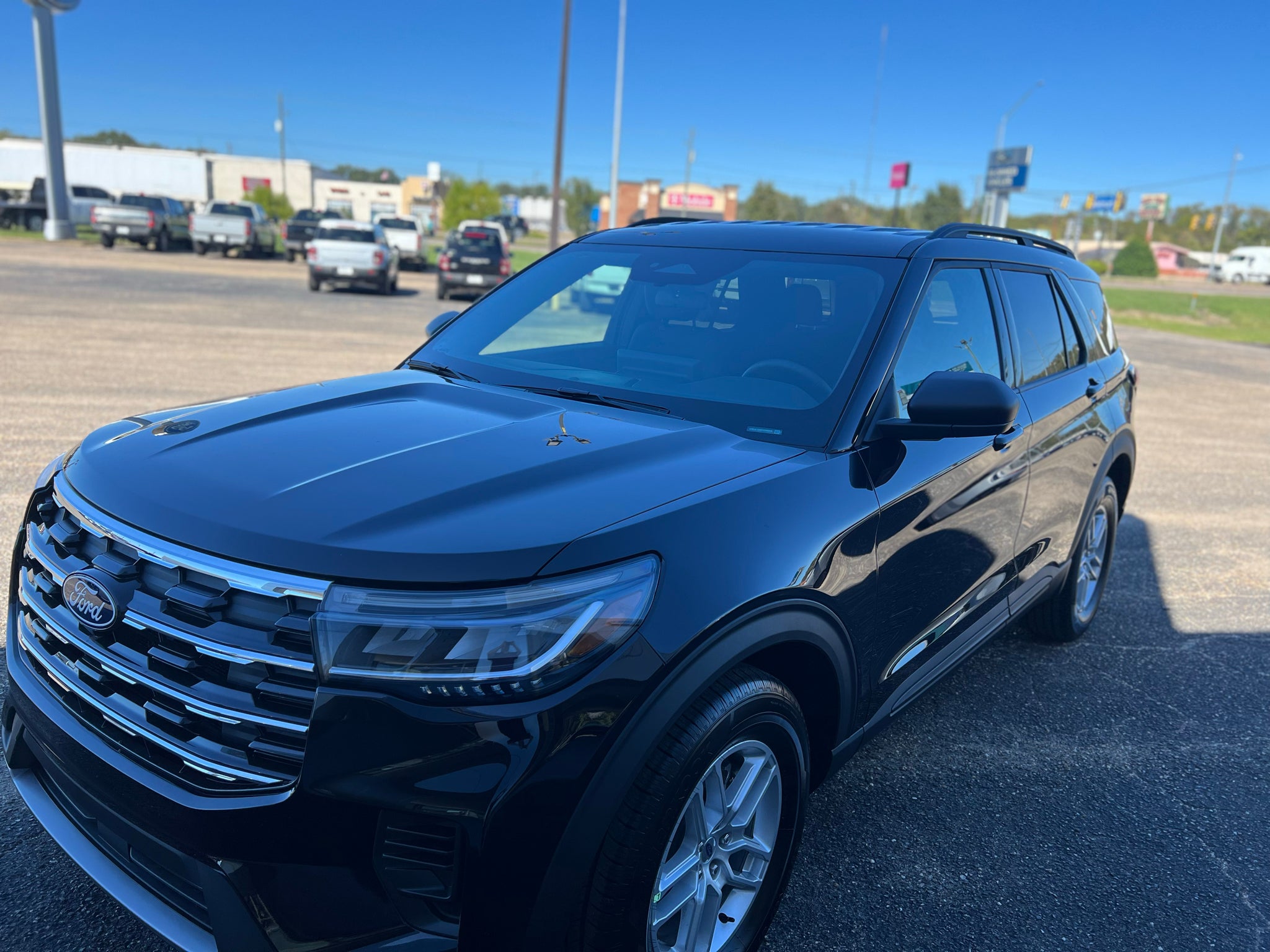 2027 Ford Explorer Active w/200A Pkg