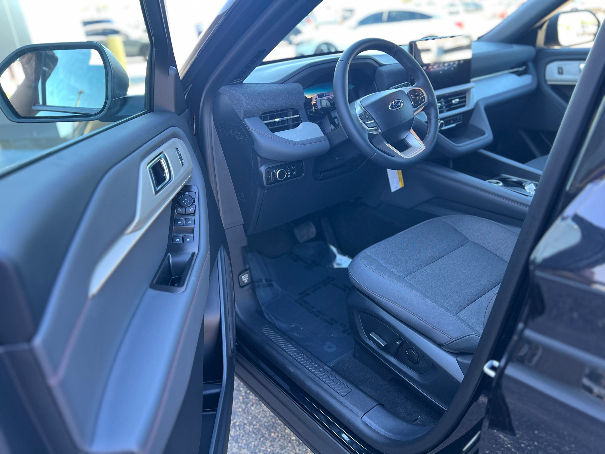 2027 Ford Explorer Active w/200A Pkg