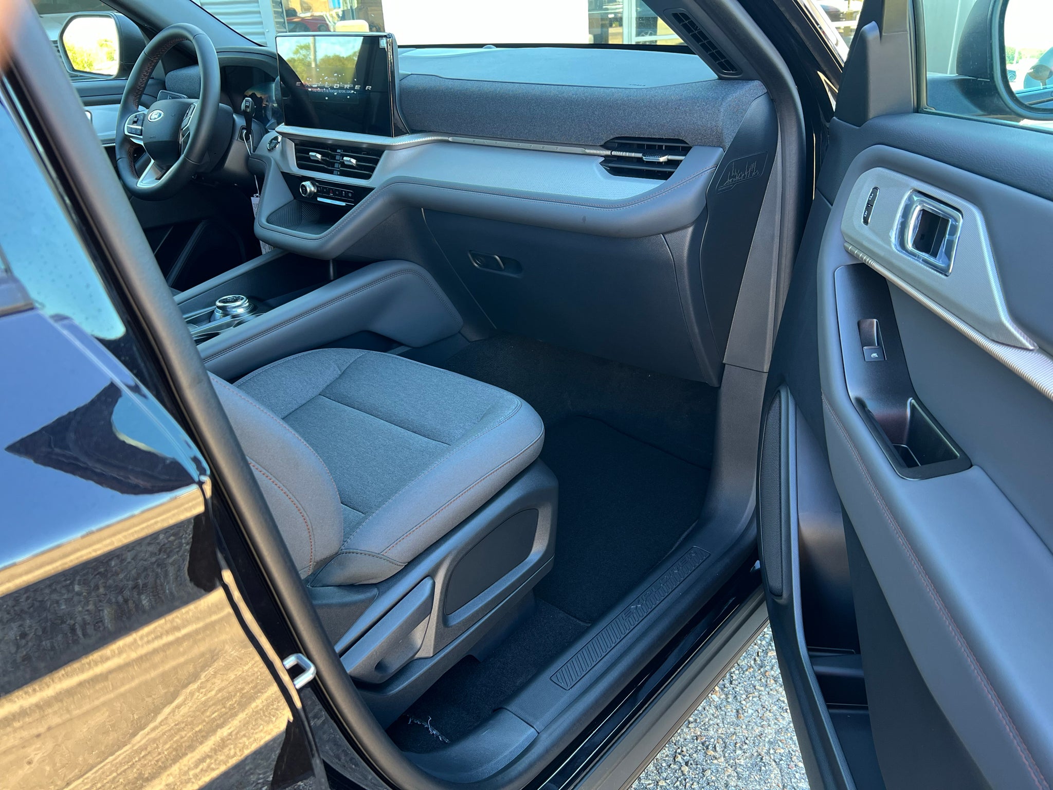 2027 Ford Explorer Active w/200A Pkg