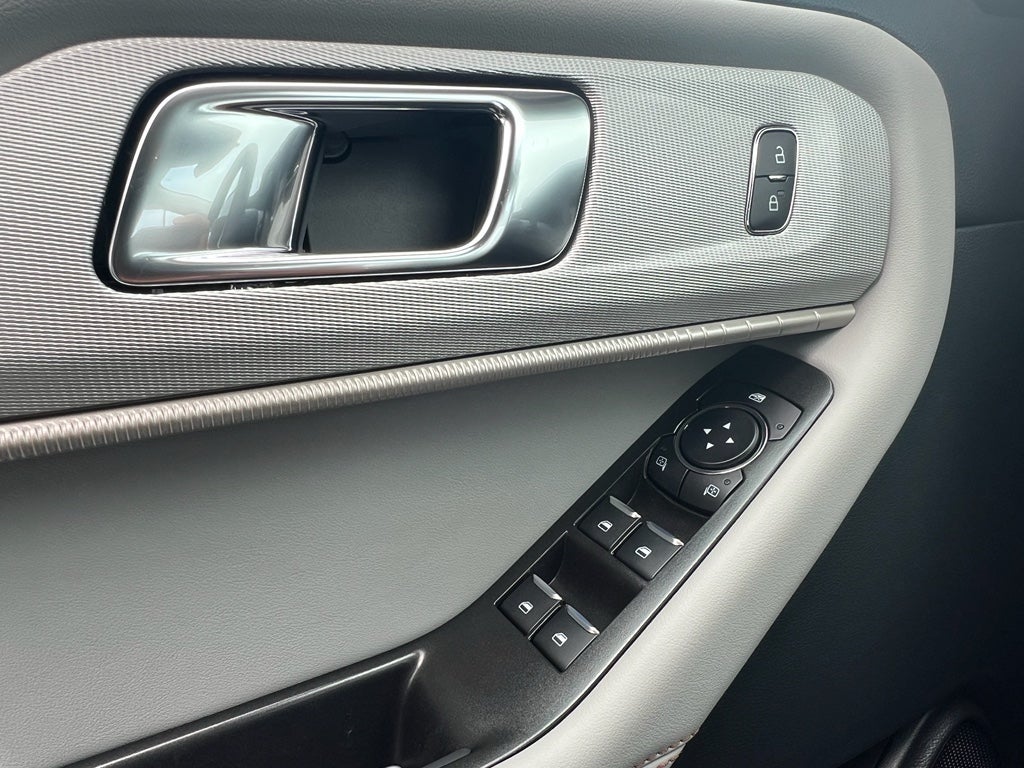 2026 Ford Explorer Active (200A)