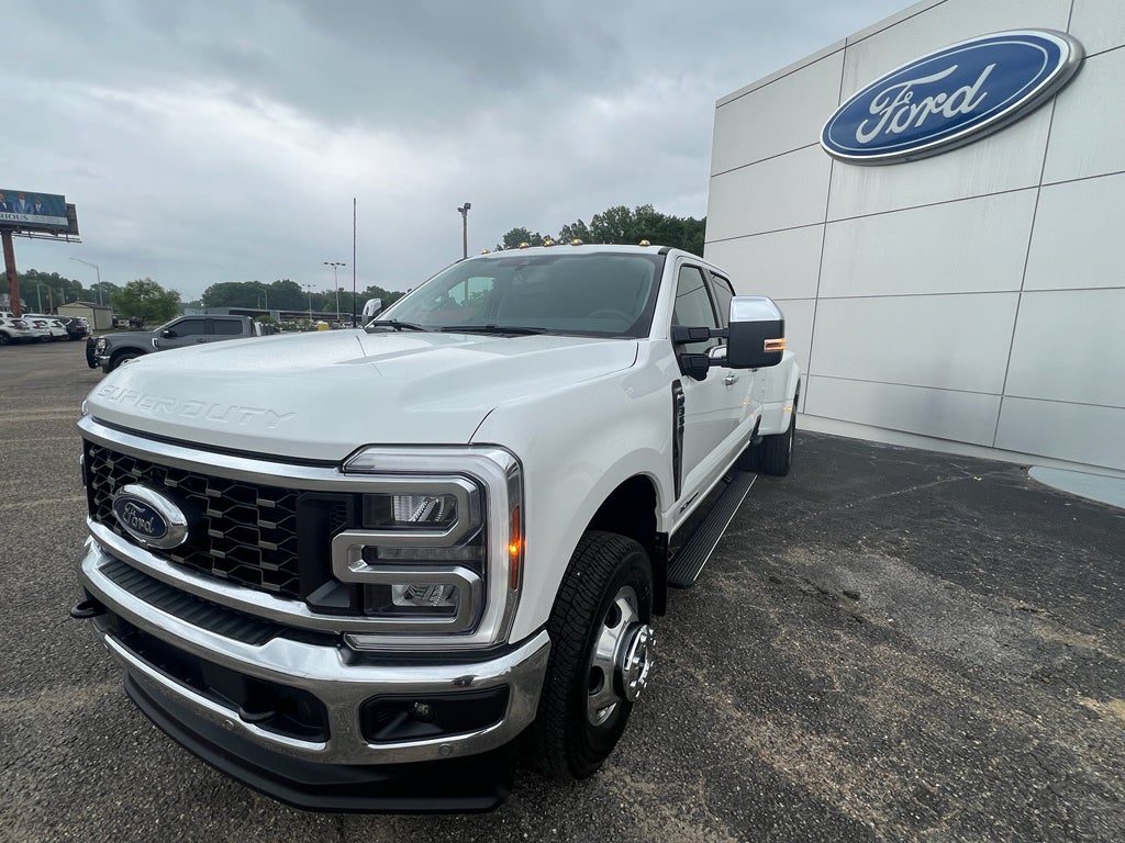 2026 Ford F-350 LARIAT