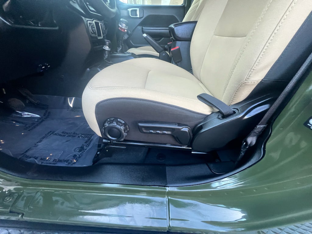2023 Jeep Gladiator Sport