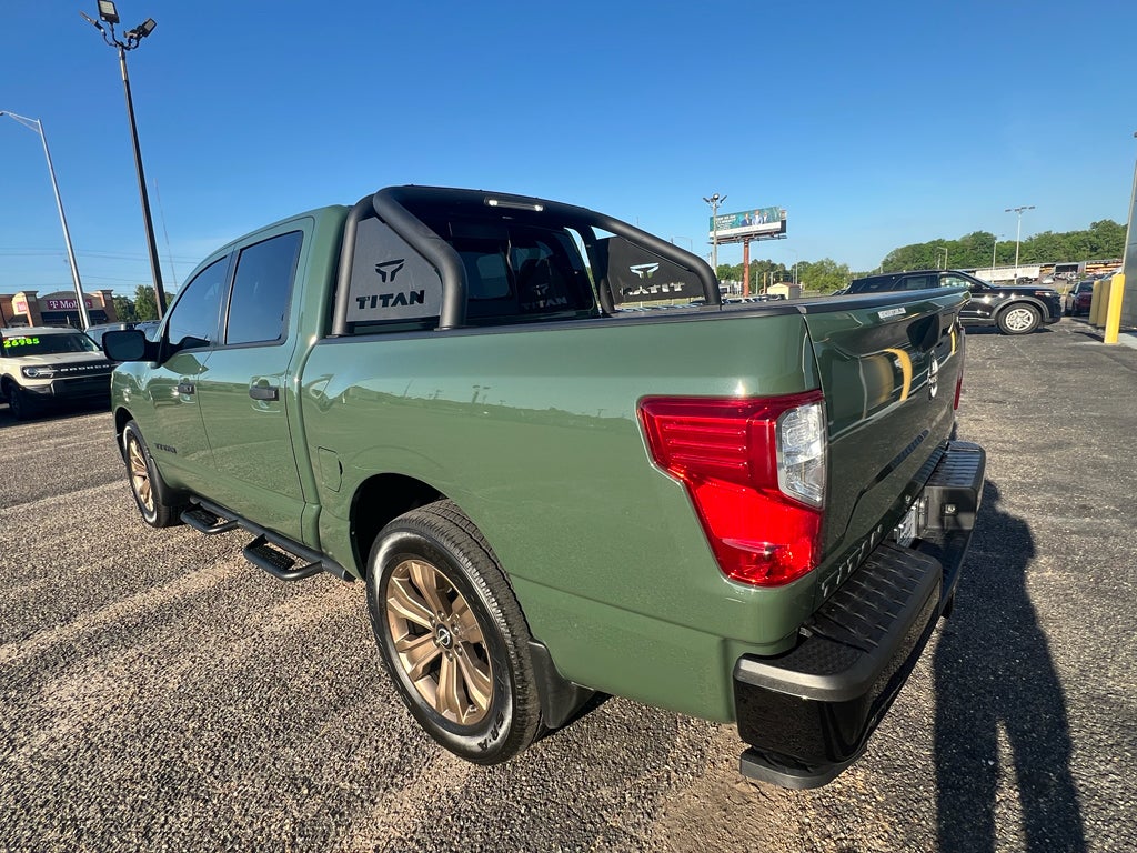 2024 Nissan Titan SV