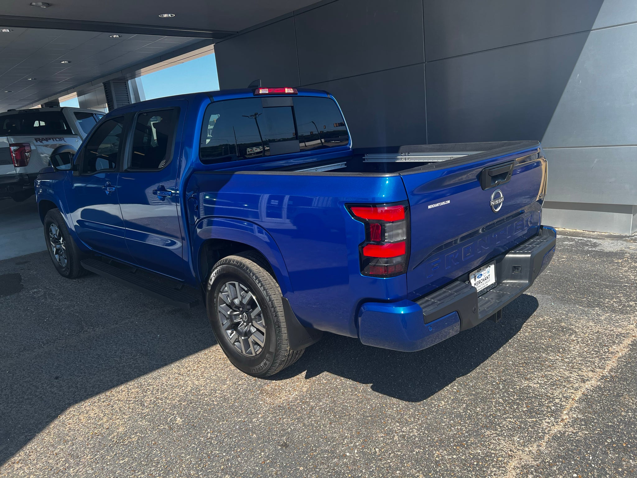 2025 Nissan Frontier SL