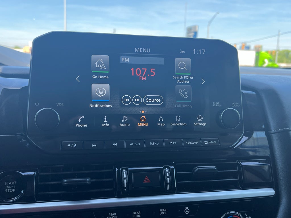 2025 Nissan Pathfinder SL