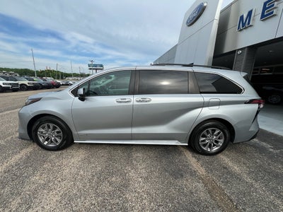 2021 Toyota Sienna XLE