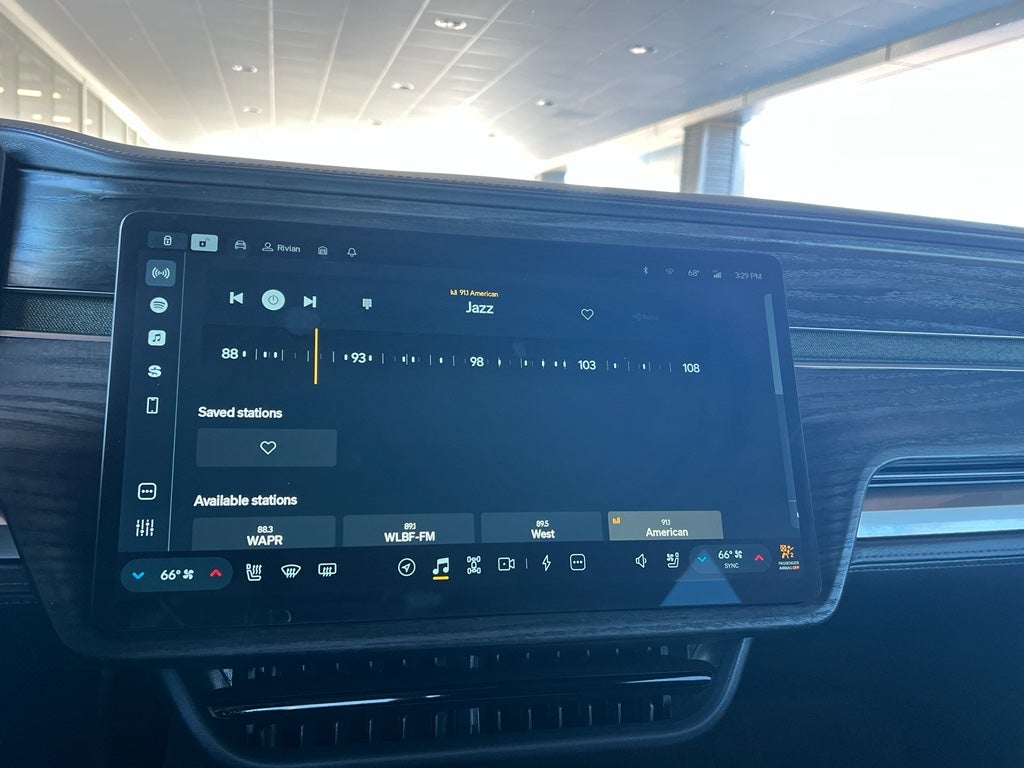 2023 Rivian R1T Adventure