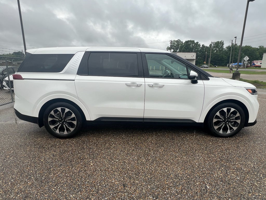 2023 Kia Carnival EX