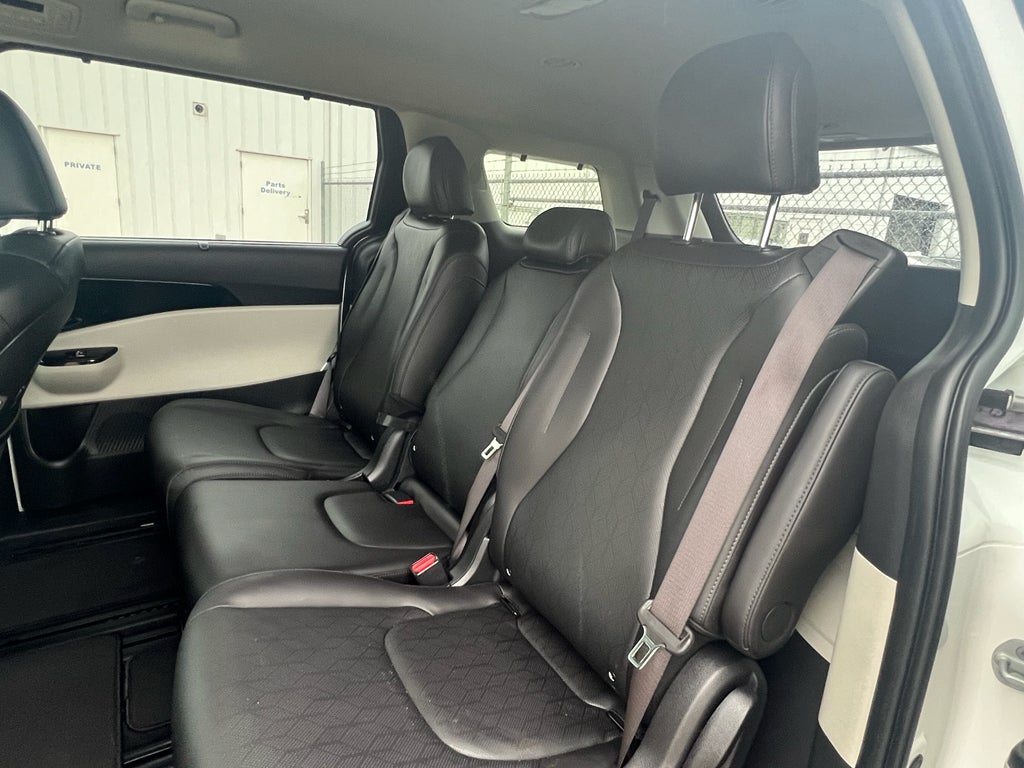 2023 Kia Carnival EX