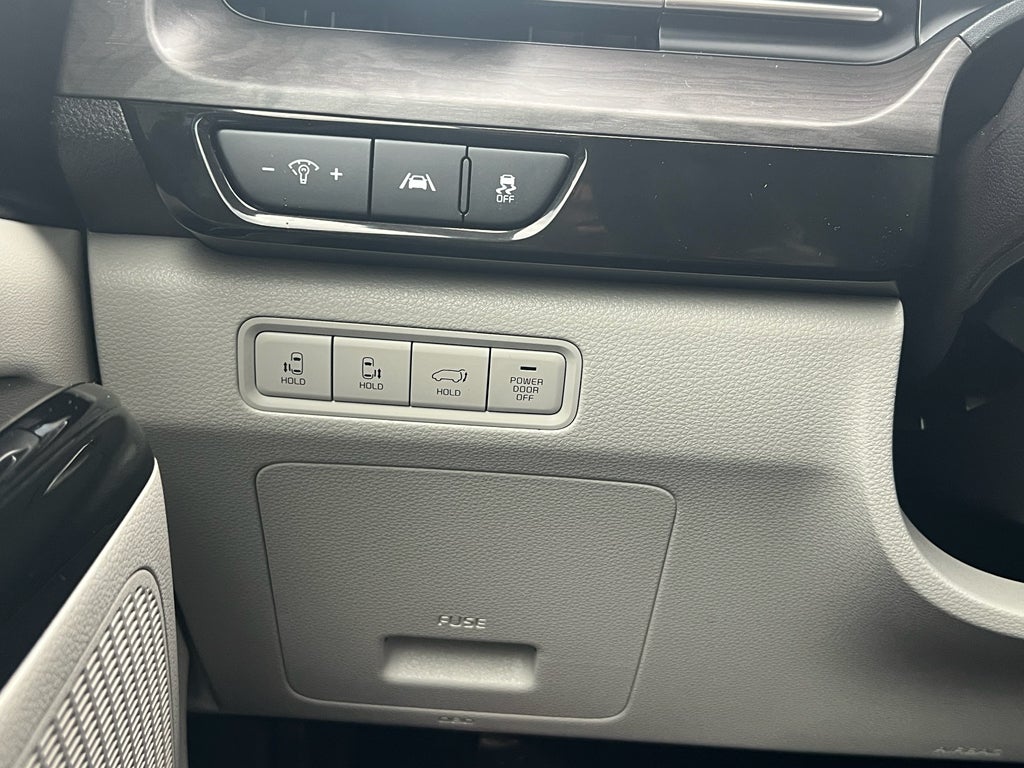 2023 Kia Carnival EX