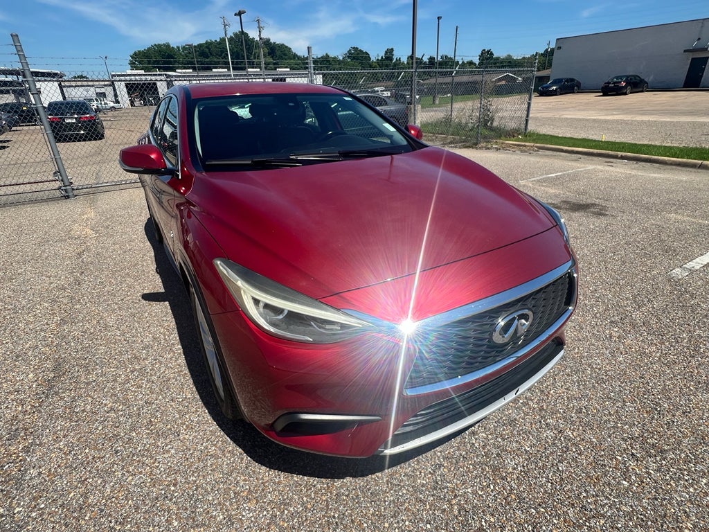 2018 INFINITI QX30 Luxury