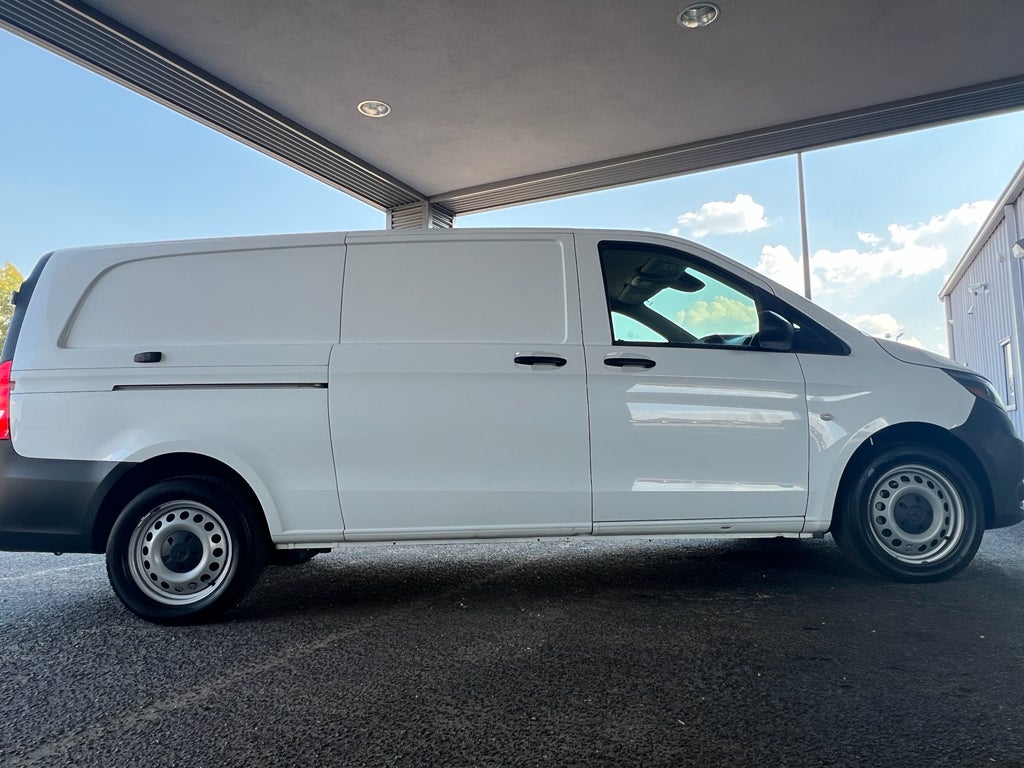 2022 Mercedes-Benz Metris Base